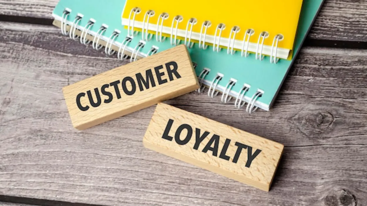 عوامل موثر بر وفاداری مشتریان